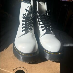 1460 bex white Dr. Martens. Size 7 women, size 6 men.